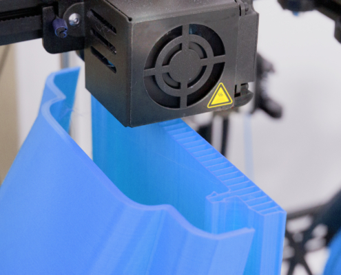 3D-Drucker baut ein Designmodell